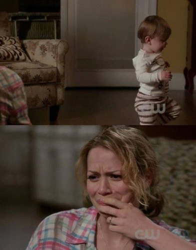 Pourquoi Haley pleure lorsque Lydia fait ses premiers pas ?