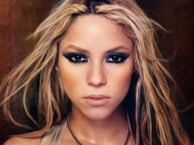 Complétez les paroles de "Loca" de Shakira : Yo soy loca con mi...
