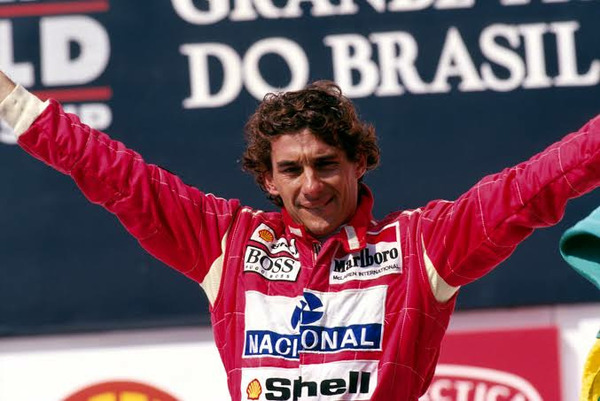 Combien de fois le brésilien Ayrton Senna a-t-il remporté le Championnat du Monde de Formule 1 ?