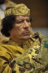 Encore un autre politicien, Muammar Khadafi qui est probablement le plus célèbre de ses compatriotes, d'où venait-il ?