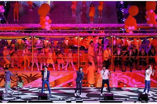 Quelle chanson le groupe a-t-il interprété à la cérémonie de clôture des Jeux Olympiques ?