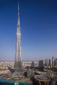Cuantos pisos tienen la torre mas alta del mundo ?