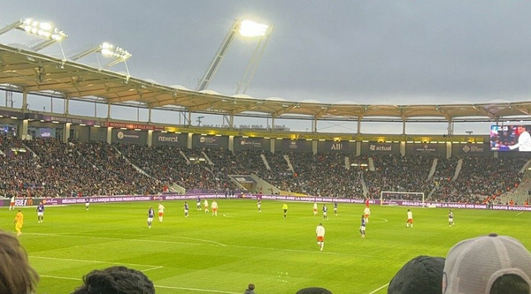 Quel est le nom du Stade où évolue le TFC ?