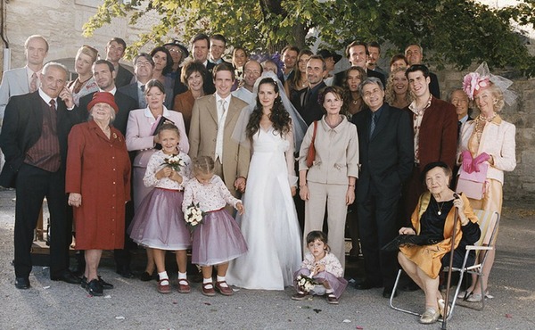 Quels acteurs jouent dans le film "Mariages" en 2004 ?