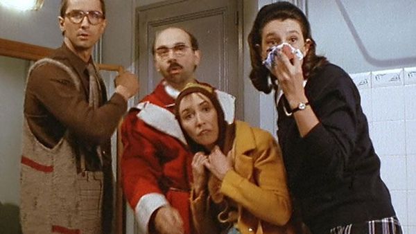 En 1982, la troupe sort un film tiré d'une nouvelle pièce de théâtre, "Le Père Noël est......"