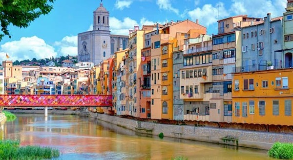 Dans quelle ville du nord de la Catalogne espagnole est né l’artiste Salvador Dali ? Dans quelle ville du nord de la Catalogne espagnole est né l’artiste Salvador Dali ?