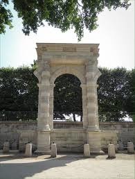 Dans quel jardin trouve-ton des vestiges du Palais des Tuileries ?