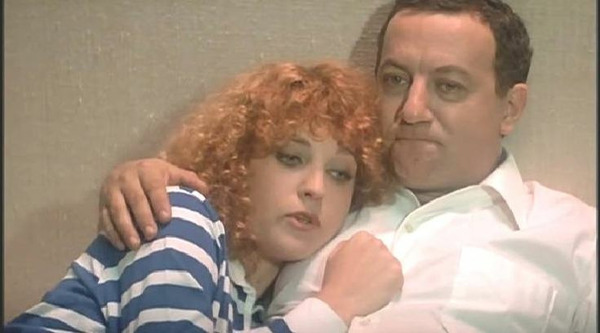 Dans quel film de 1983, Coluche et Valérie Mairesse sont-ils fiancés ?