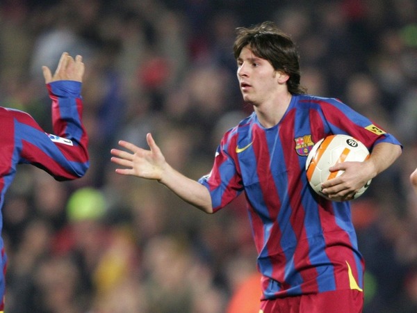 En 2004-2005, combien de buts a-t-il inscrit au Fc Barcelone ?