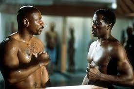 En 2002, Ving Rhames et Wesley Snipes s'affrontent dans un combat de boxe en prison.