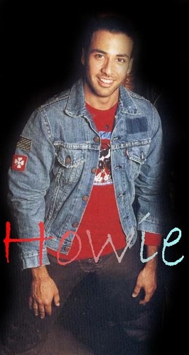 Dans quelle série Howie est-il apparu en tant que guest star ?