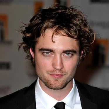 Qui est la petite amie de Robert Pattinson ?