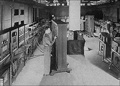 Quelle est l'année de la création de l'ENIAC, le 1er ordinateur ?