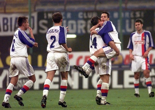 En 1997, lors du match aller de 16 de finale de la coupe UEFA, sur la pelouse de quelle grosse équipe, Ludo a-t-il inscrit le premier but lyonnais ?