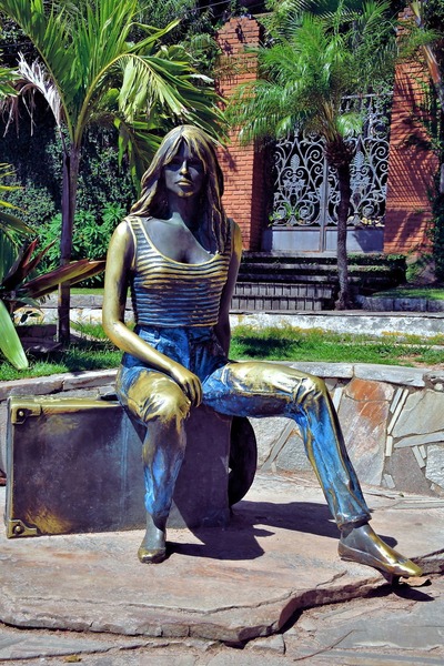 Dans quel pays d’Amérique latine une statue de Brigitte Bardot a été érigée en 1999 ?