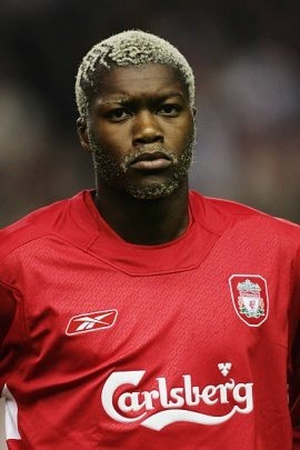 En 2004, il rejoint le FC Liverpool, qui est alors entrainé par.....