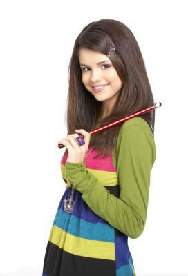 Comment s'appelle Selena dans la série les sorciers de Waverly place ?