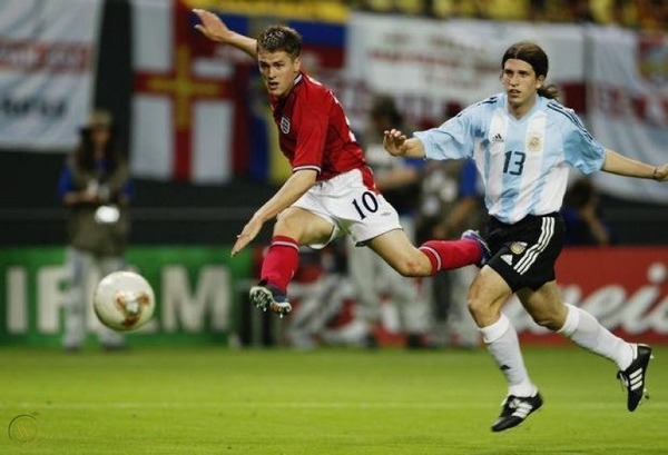 Lors du Mondial 2002, contre quelle équipe Michael et les anglais sont-ils éliminés ?