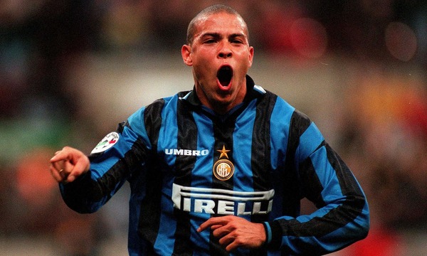 En 1997 il rejoint l'Inter Milan pour un montant de :