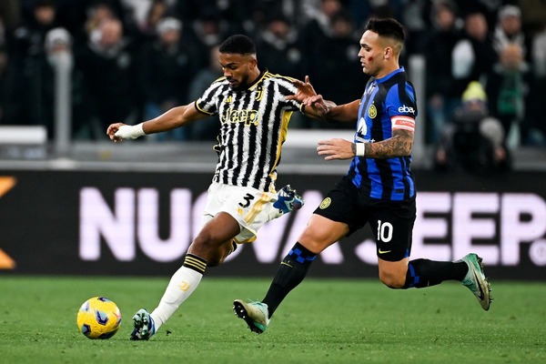 Ce même mois, qui a remporté le Championnat italien ?