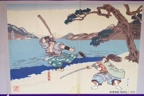 Le 13 avril 1612, Miyamoto Musashi vainc en duel Kojiro Sasaki. Avec quelle arme ?