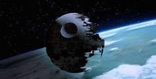 Qual o nome da Estação Espacial Bélica criada pelo Império Galáctico liderado pelo Imperador Darth Sidious e pelo Lord Darth Vader ?