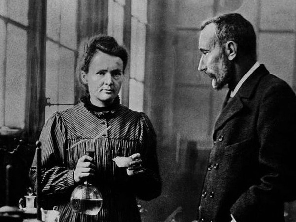 Pierre et Marie Curie sont connus pour leur travaux en...