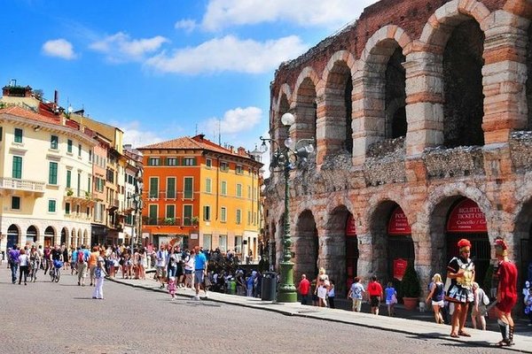 Dans quelle ville italienne se situe l'action de la pièce de Shakespeare "Roméo et Juliette" ?