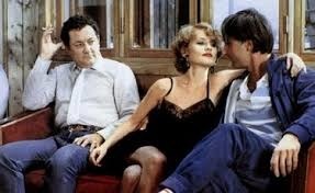 Isabelle Huppert tiraillée entre Coluche et Thierry Lhermitte dans ce film de 1983 ?