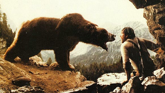 En 1988, il est à l'affiche de "L'Ours". Quel est le nom du personnage qu'il y interprète ?