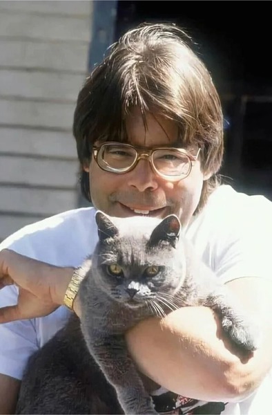 Dans le film de 1989, Stephen King fait une apparition en.....
