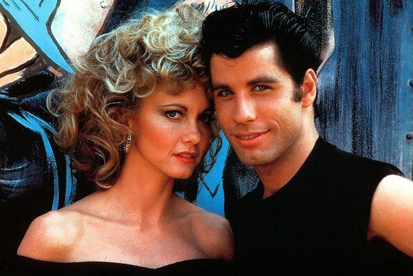 De quelle célèbre comédie musciale Olivia Newton-John et John Travolta sont-ils les vedettes ?