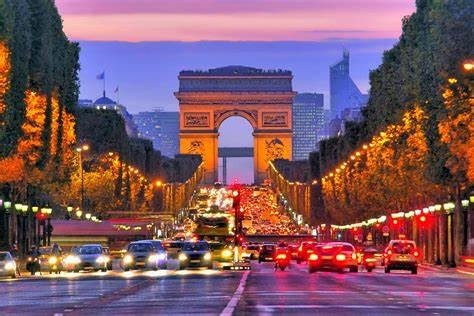 L’avenue des Champs-Élysées est une avenue de ....