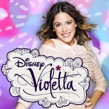 Comment s'appelle la maman de Violetta ?