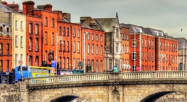Dans quel pays se trouve la ville de Dublin ?