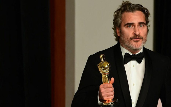 En 2020, Joachim Phoenix est le Meilleur Acteur pour avoir incarné...
