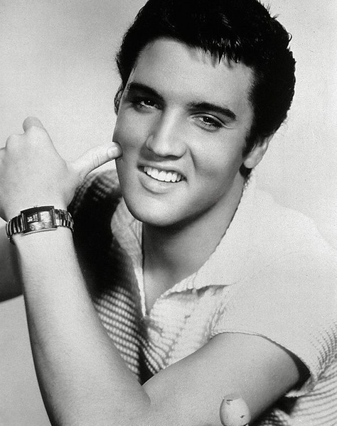 Pour quel Label musical, Elvis Presley enregistre That's all right Mama, en 1954 ?