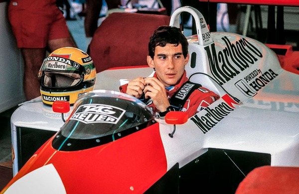 Triple Champion du Monde de Formule 1 et véritable légende du Brésil, il s'agit de ?