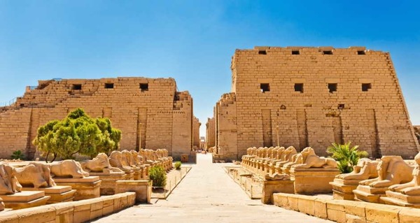 Il s'agit du célèbre Temple de.....
