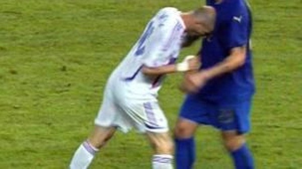 A quel joueur Zidane a-t-il donné un coup de tête ?