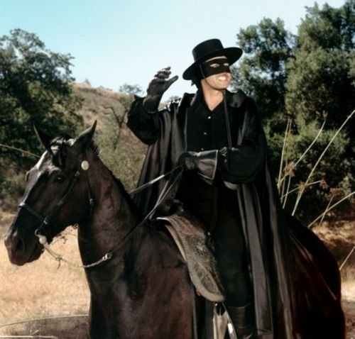 Quel est le nom du cheval de Zorro ?
