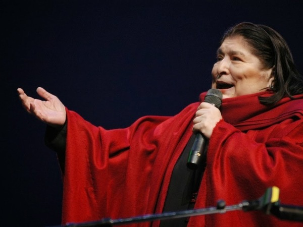 Quelle chanteuse fut l’ambassadrice de bonne volonté pour l'UNESCO en Amérique latine et aux Caraïbes ?