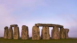 Où se trouve le site mégalithique de Stonehenge ?