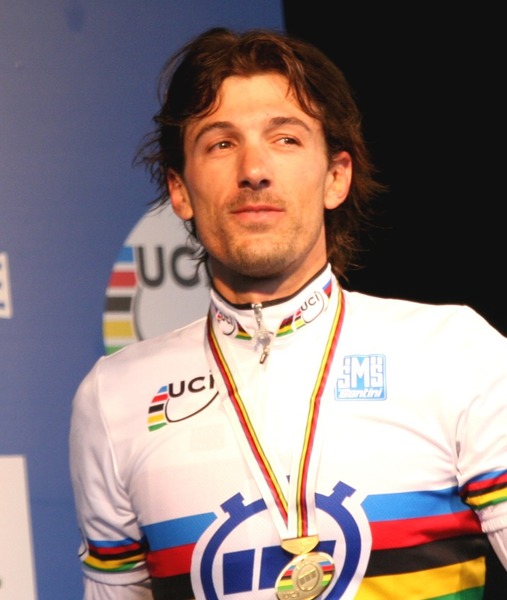 Quel est le prénom du coureur Cancellara ?