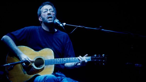 Quel est le thème de la chanson "Tears in Heaven" d'Eric Clapton ?