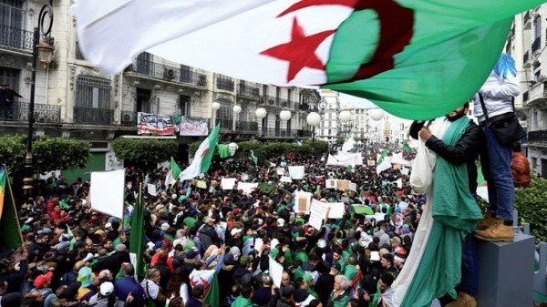 Quels accords ont ouvert la voie à l'indépendance de l'Algérie ?