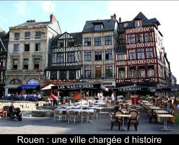 Quel célèbre auteur a écrit : "Rouen est l'Athènes du genre gothique" ?