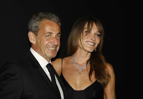 Quel acteur français incarne Nicolas Sarkozy dans le film Présidents sorti en 2021 ?