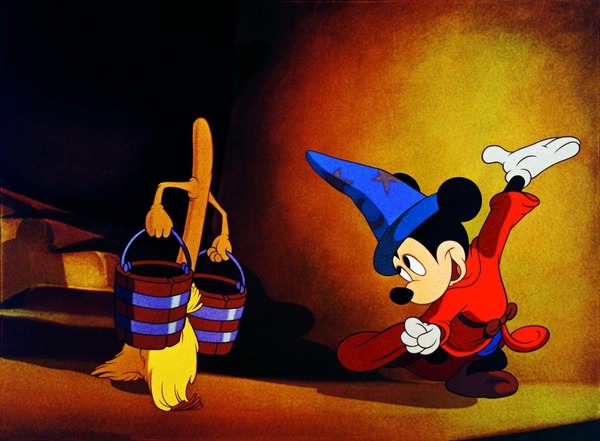 Dans quel film d'animation, Mickey joue-t-il aux côtés d'un chef d'orchestre ?