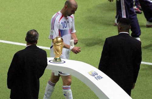 A cause de qui la France a-t-elle perdu La Coupe Du Monde 2006 ?